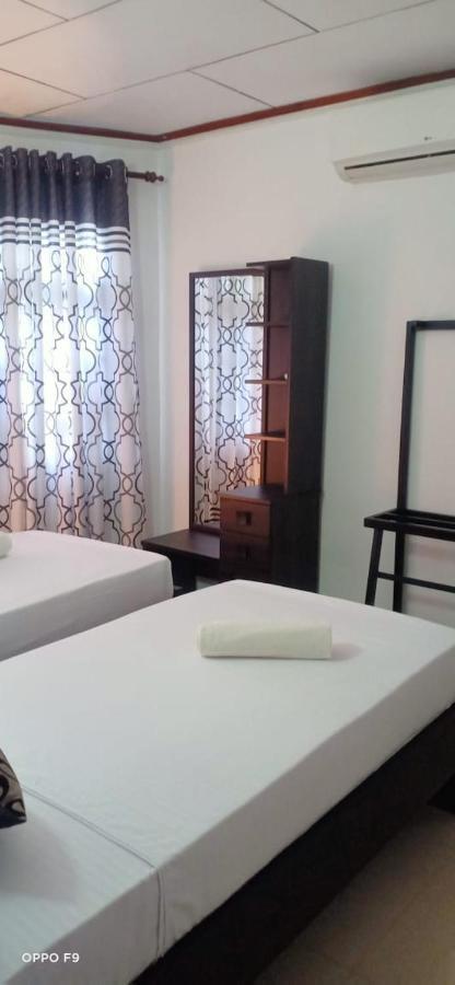 Kavee Transit Hotel Katunayaka Екстериор снимка