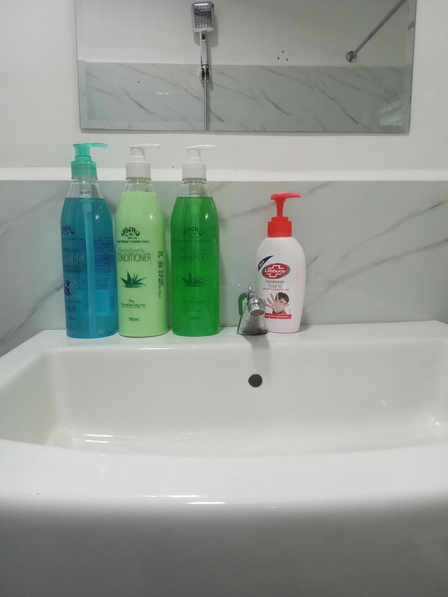 Kavee Transit Hotel Katunayaka Екстериор снимка