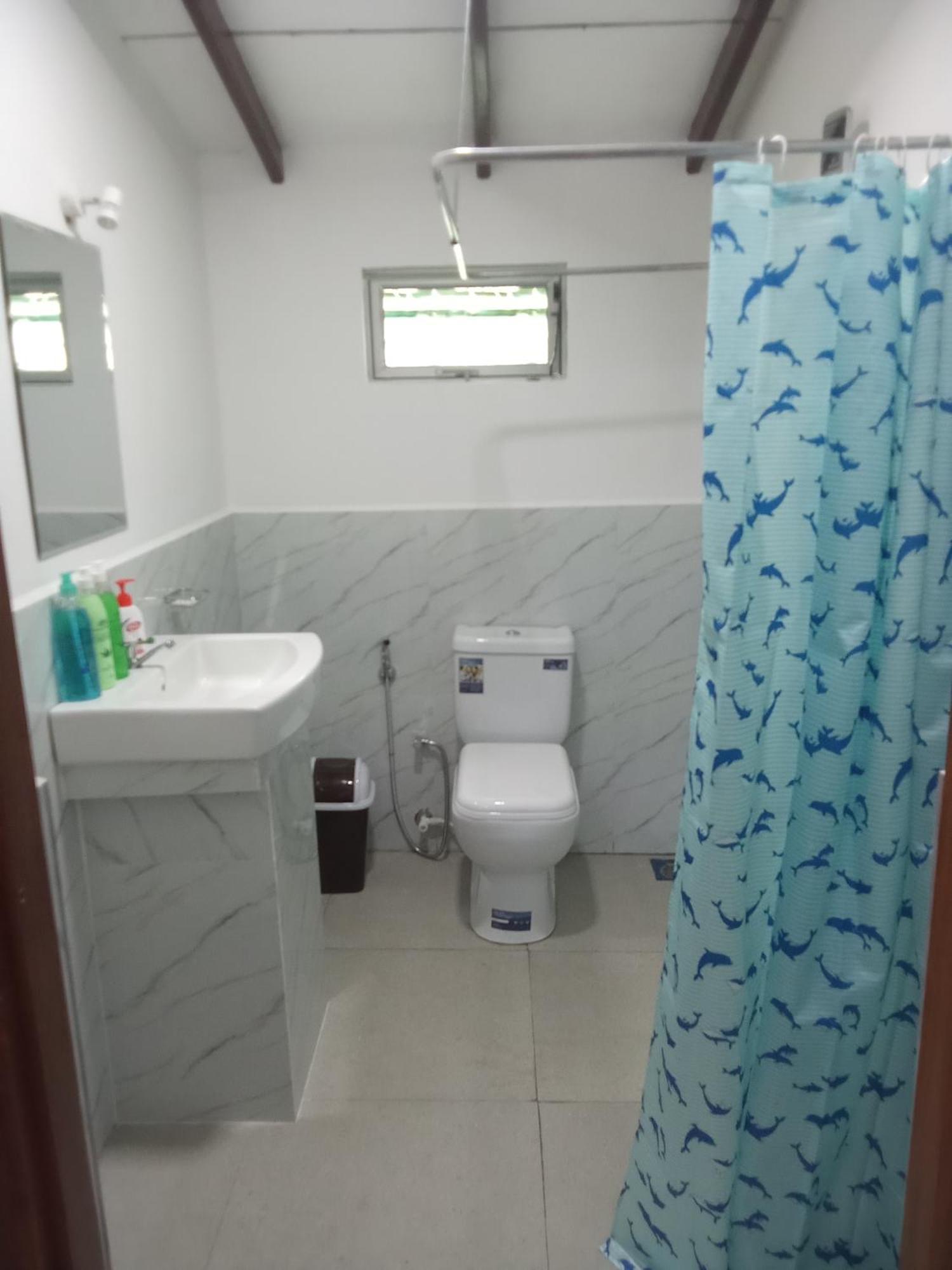 Kavee Transit Hotel Katunayaka Екстериор снимка