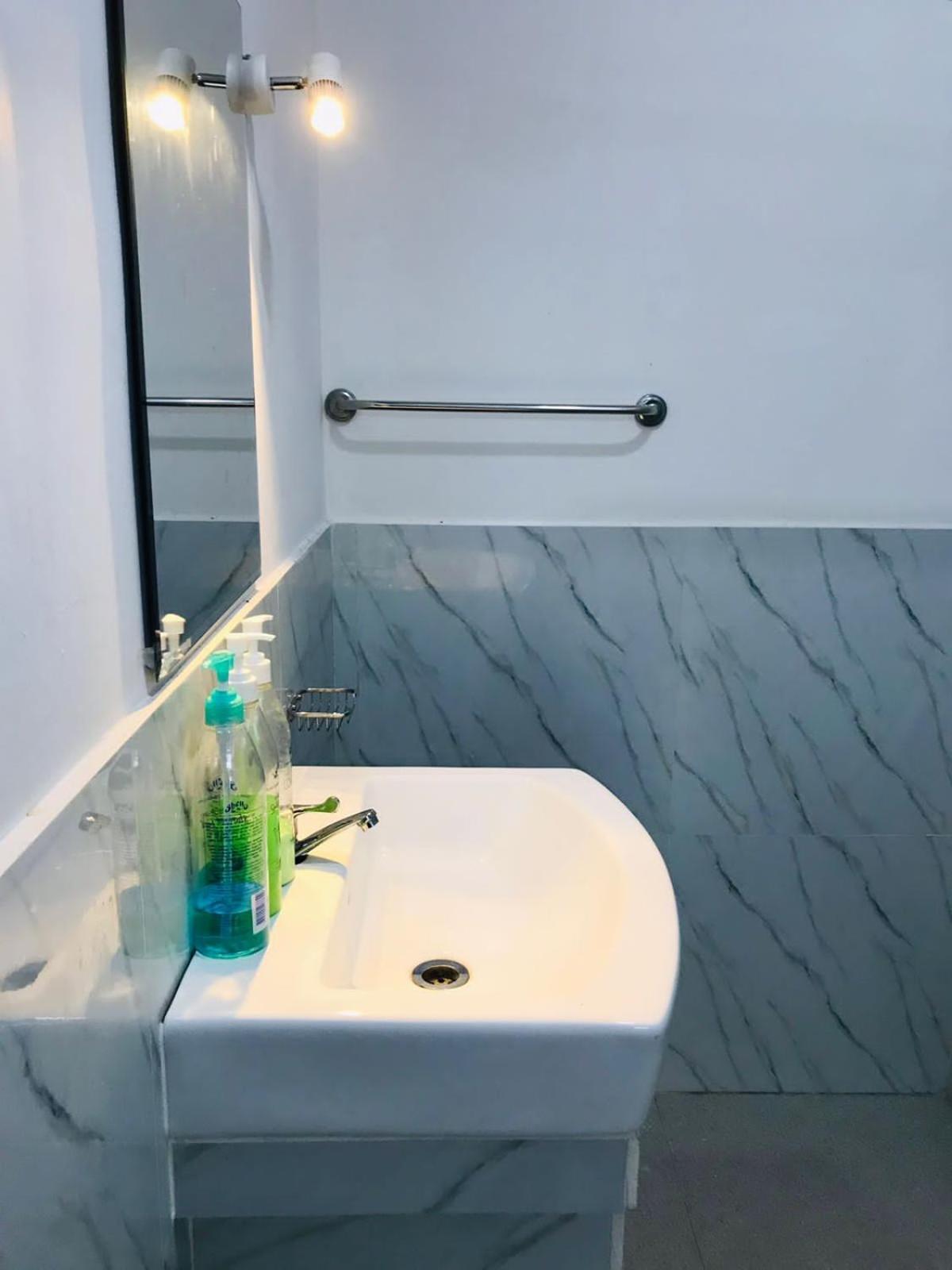 Kavee Transit Hotel Katunayaka Екстериор снимка