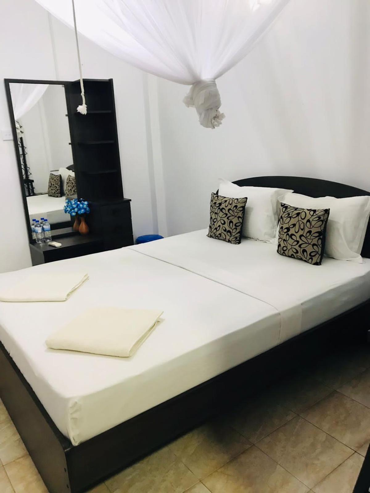 Kavee Transit Hotel Katunayaka Екстериор снимка